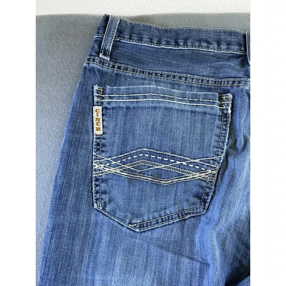 Cinch Grant Jeans Mens 30x34 Medium Wash Blue Relaxed Bootcut Distressed Denim